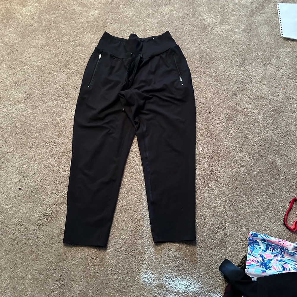 Maurice’s track pants NWOT size medium, zipper pockets